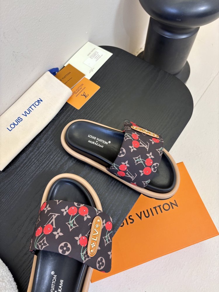 Шлепанцы женские фото 4