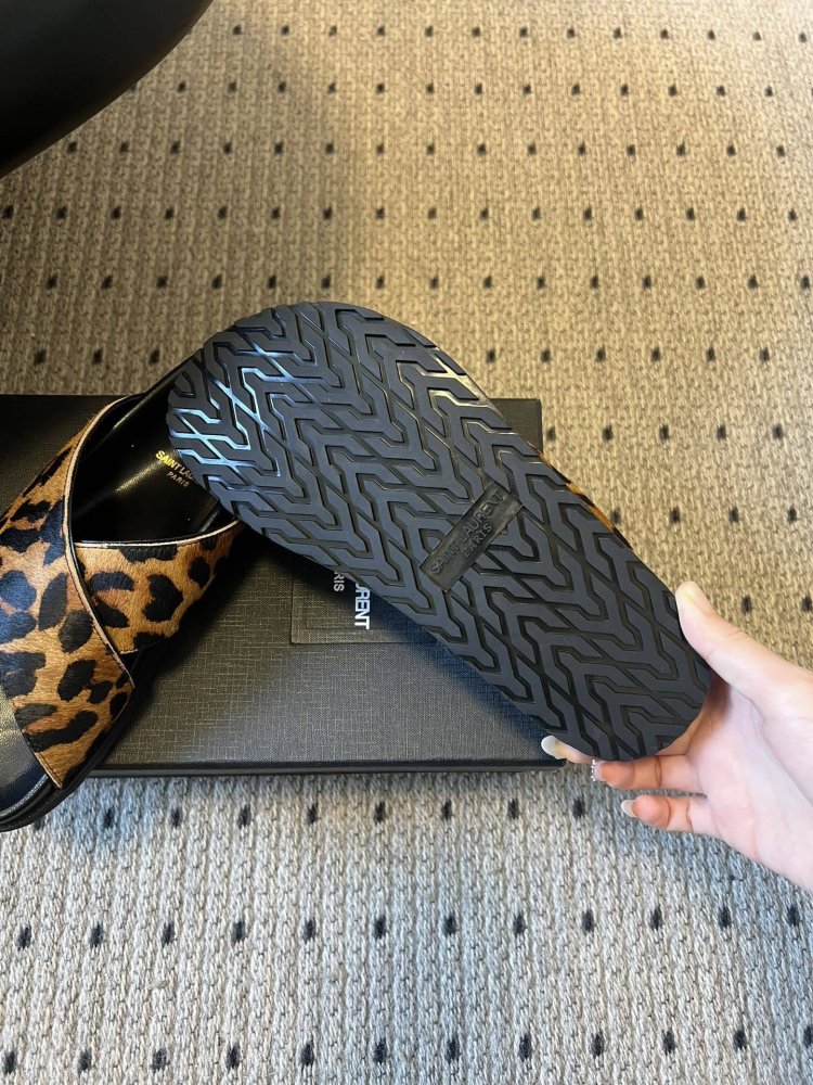 Шлепанцы женские фото 4