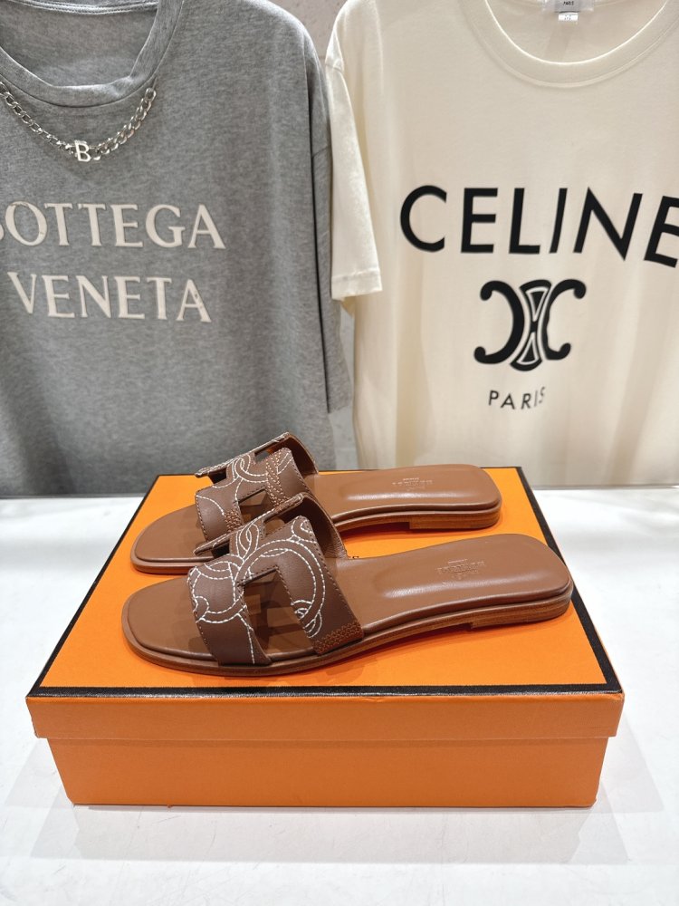 Шлепанцы женские фото 4