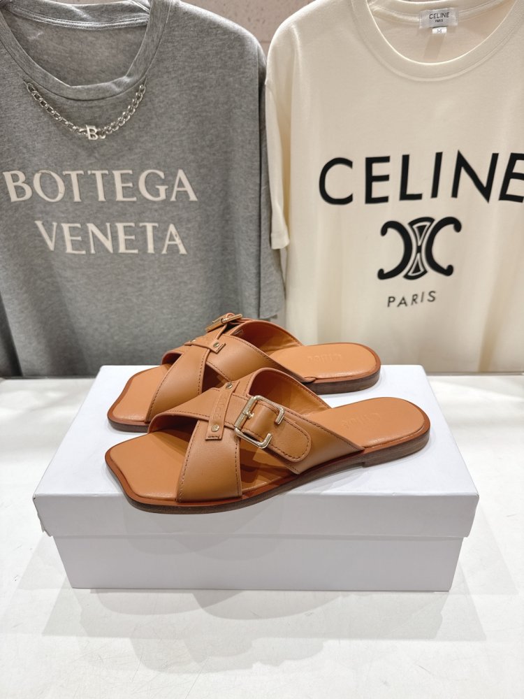 Шлепанцы женские фото 4