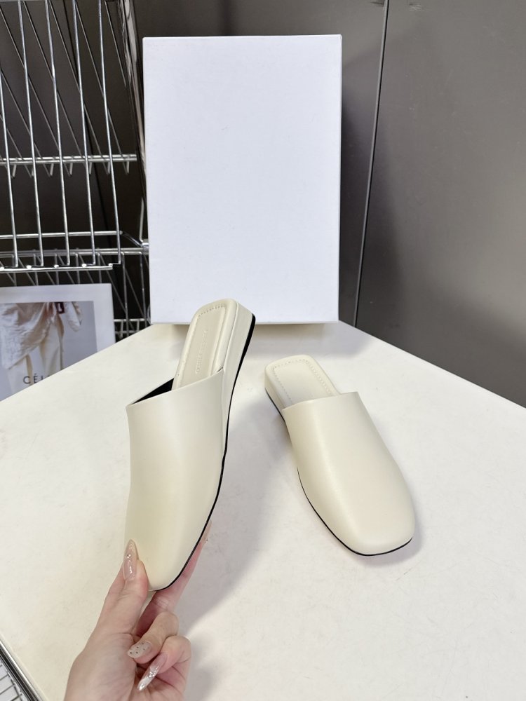 Шлепанцы женские фото 4