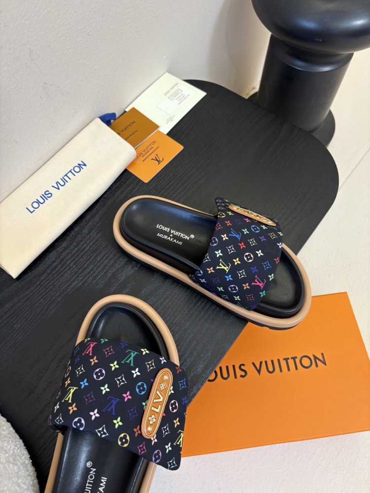 Шлепанцы женские фото 4