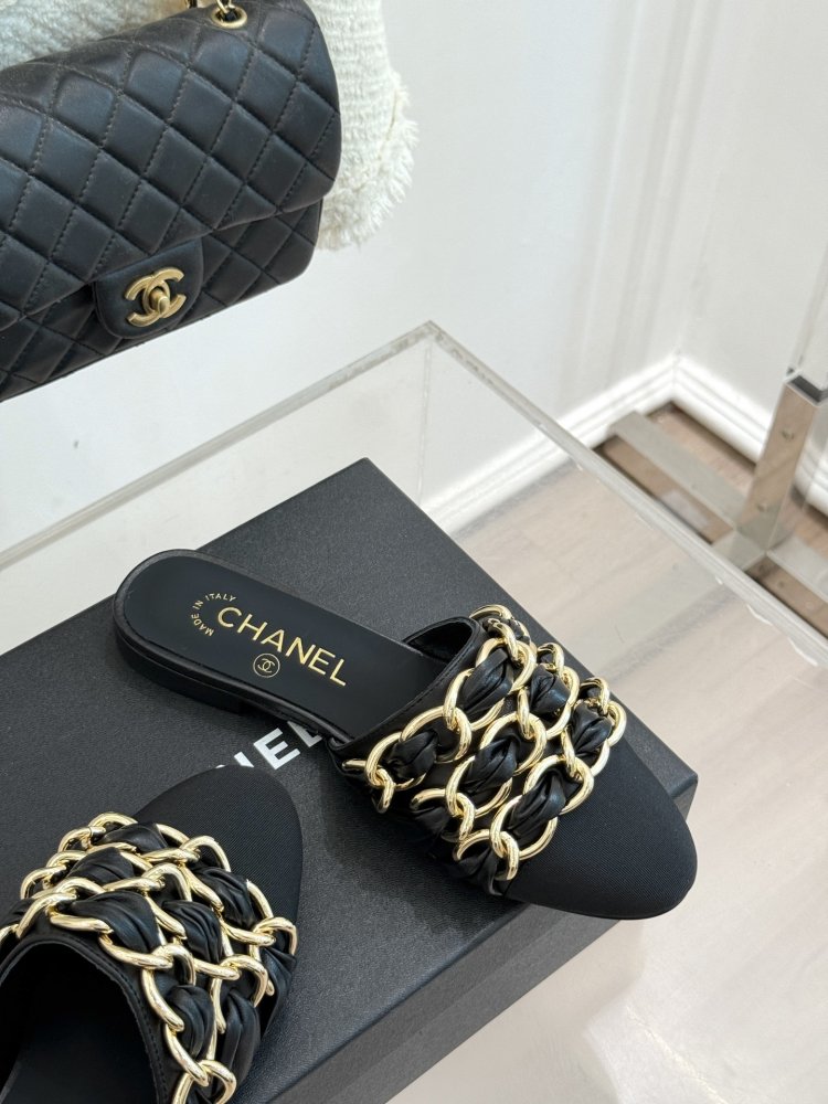 Шльопанці жіночі фото 5