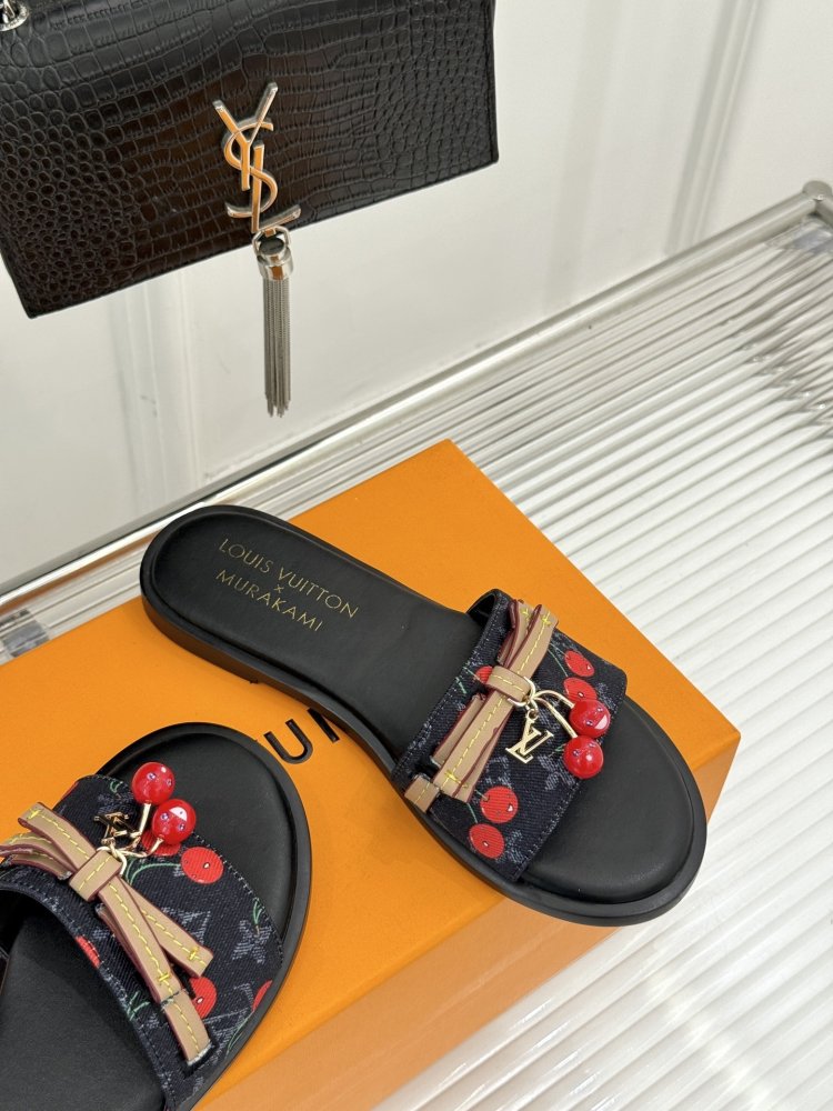 Шлепанцы женские фото 5