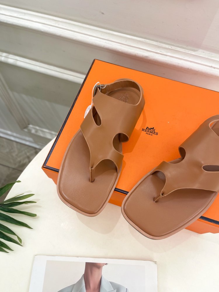 Шлепанцы женские фото 5