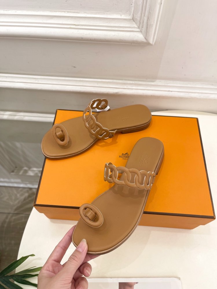 Шльопанці жіночі фото 5