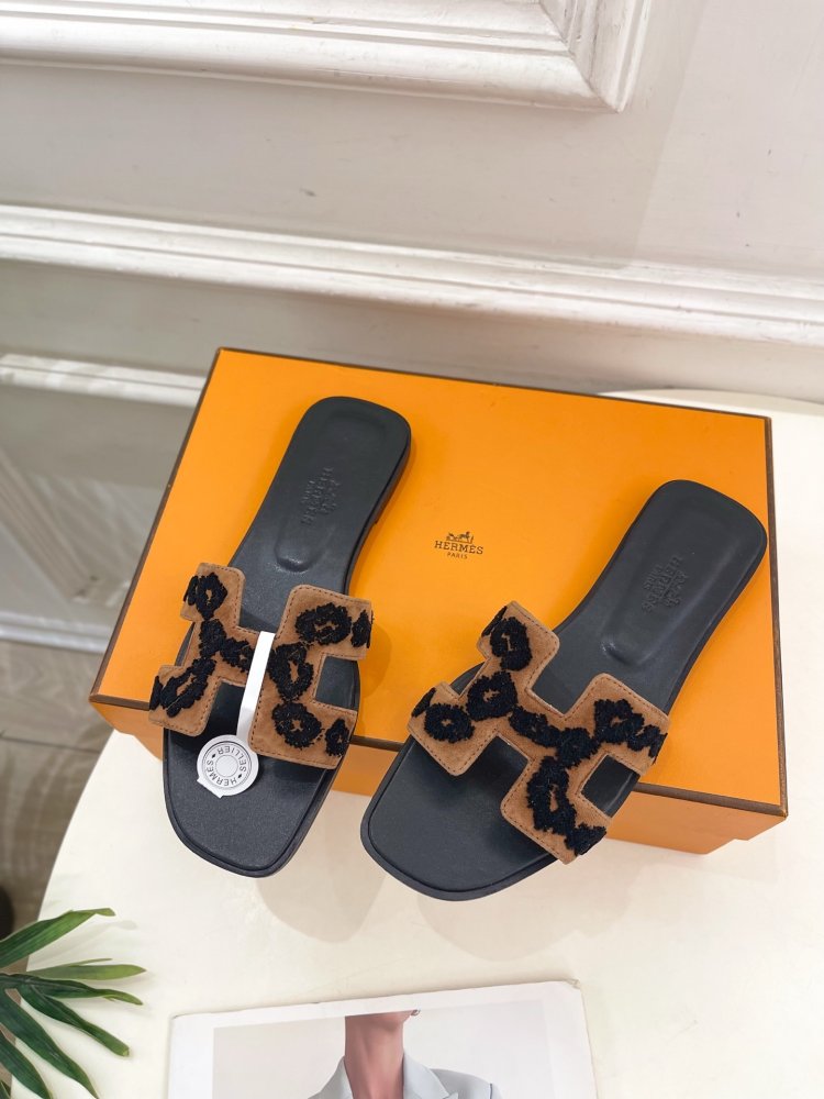 Шльопанці жіночі фото 5