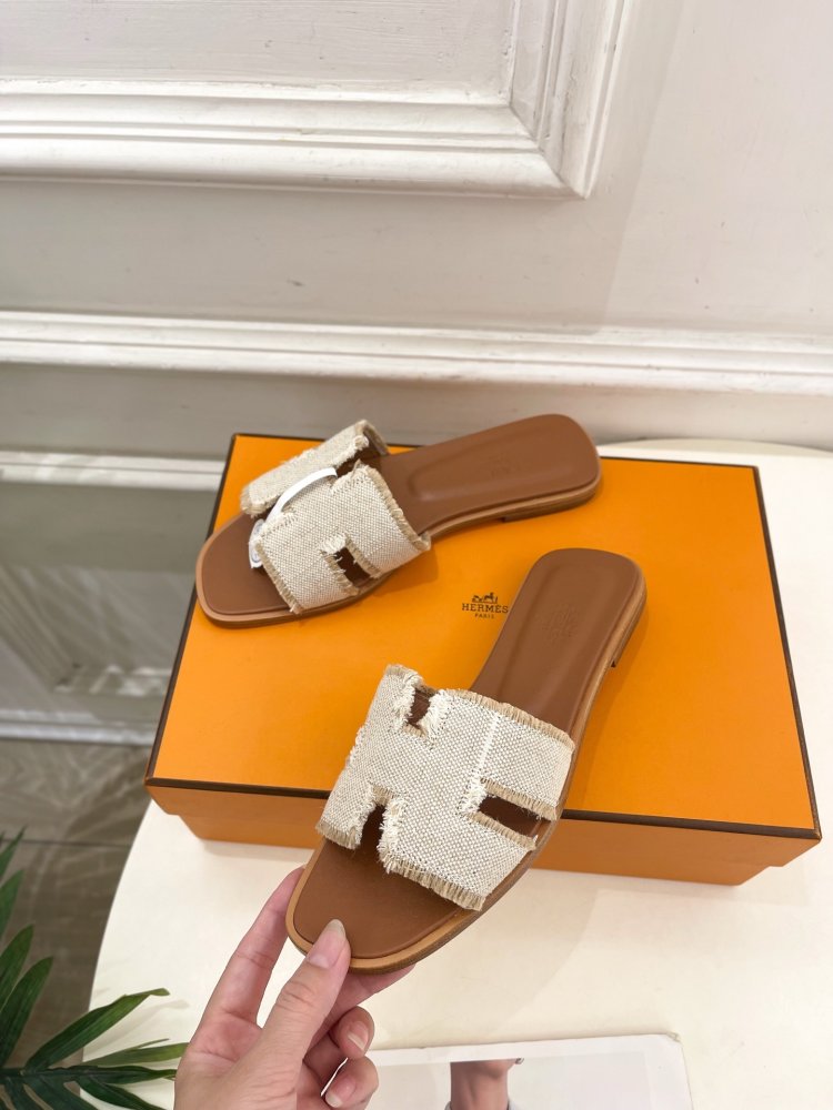 Шльопанці жіночі фото 5