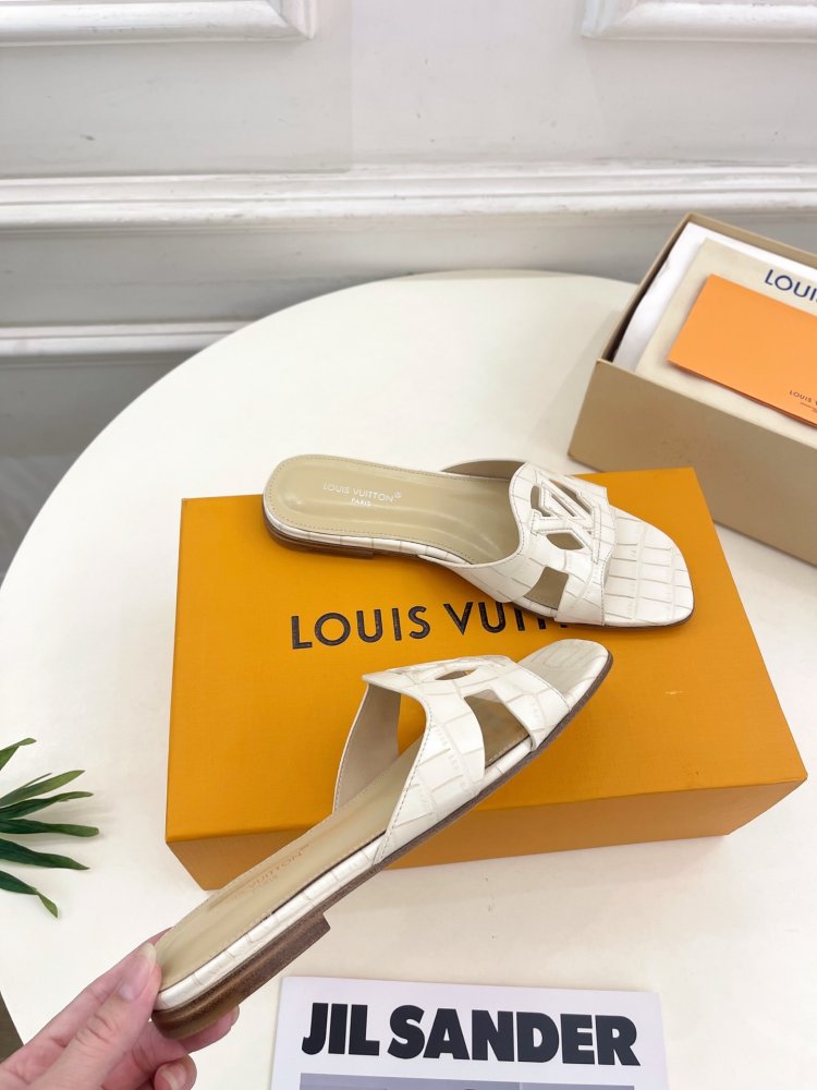 Шлепанцы женские фото 5