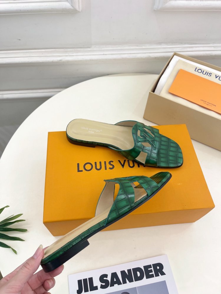 Шлепанцы женские фото 5