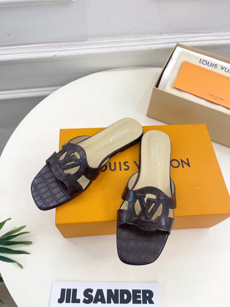 Шльопанці жіночі фото 5