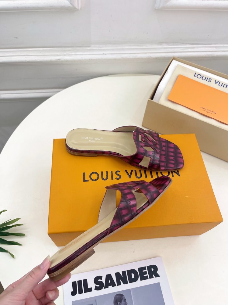 Шльопанці жіночі фото 5