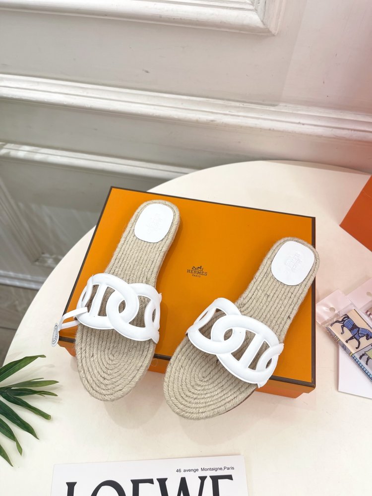 Шлепанцы женские фото 5