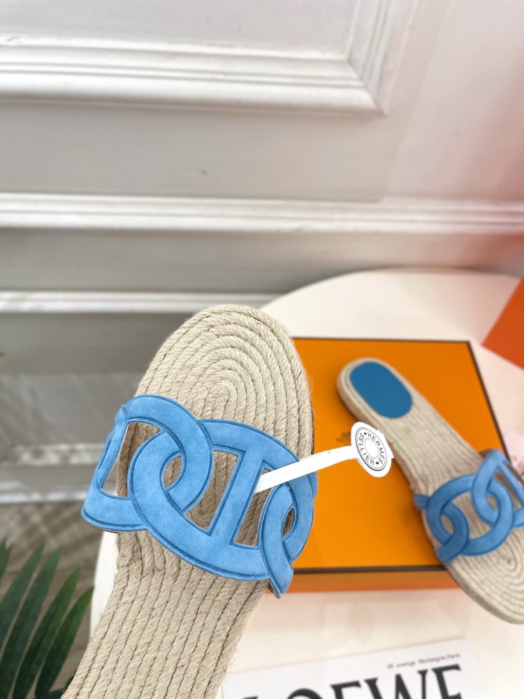 Шлепанцы женские фото 5