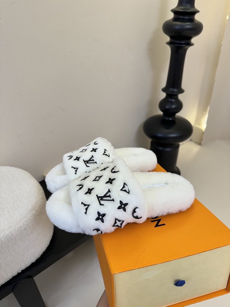 Шльопанці жіночі фото 5