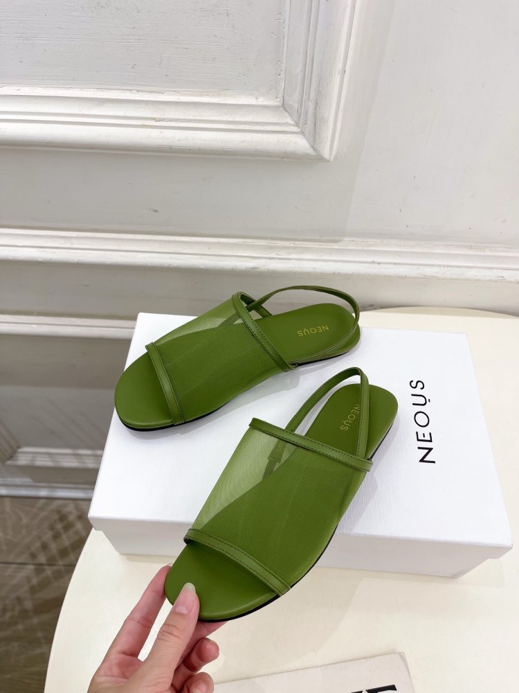 Шлепанцы женские фото 5