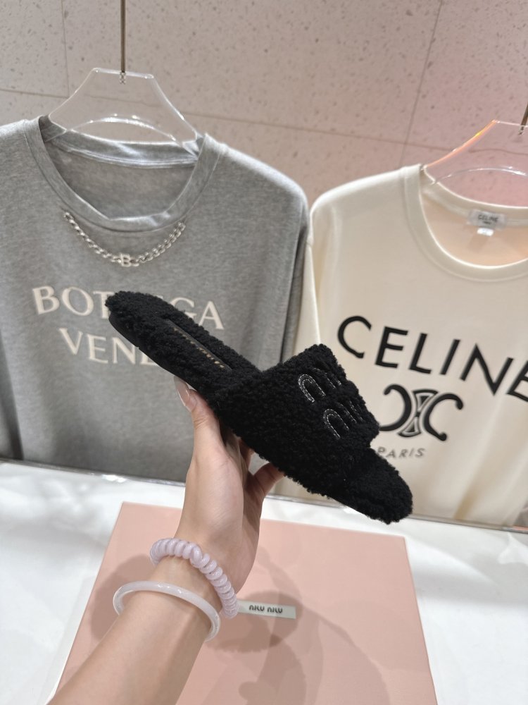 Шльопанці жіночі фото 5