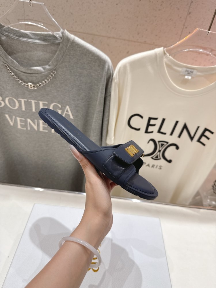 Шлепанцы женские фото 5