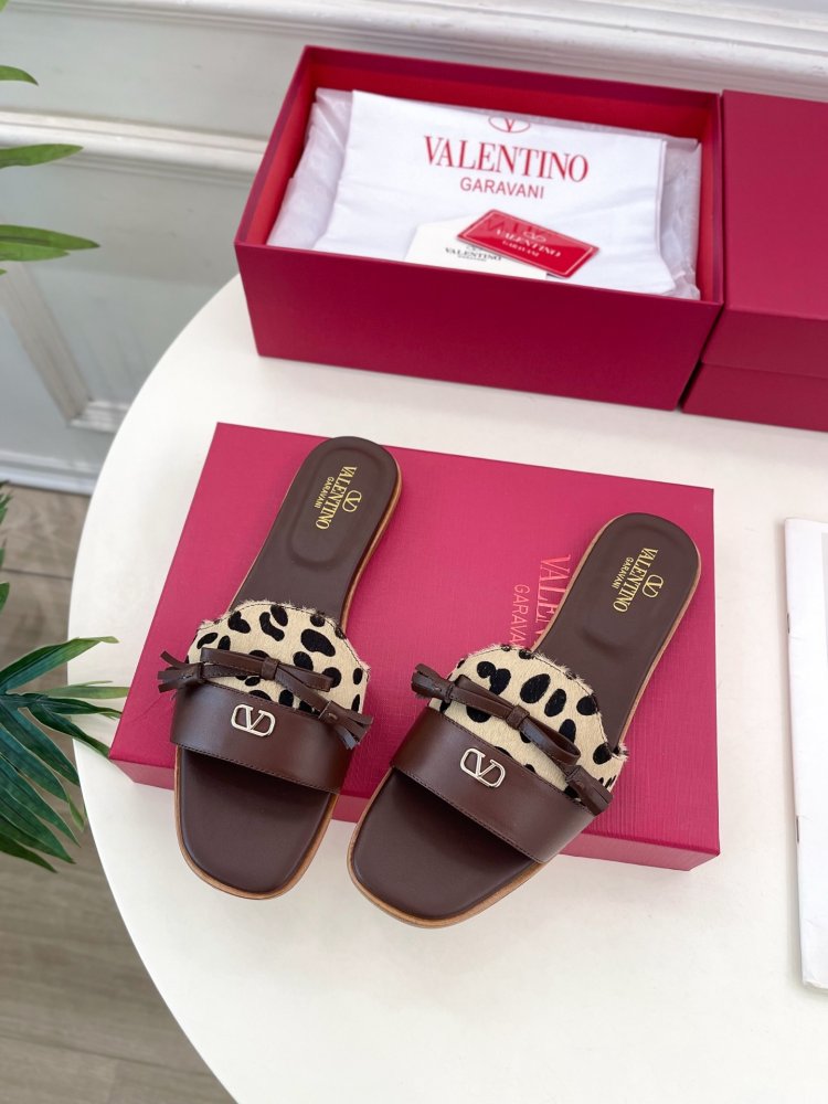 Шлепанцы женские фото 5