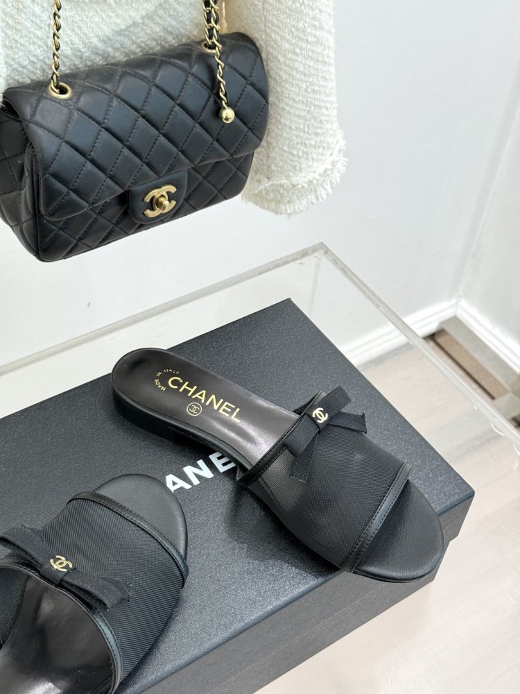 Шлепанцы женские фото 5