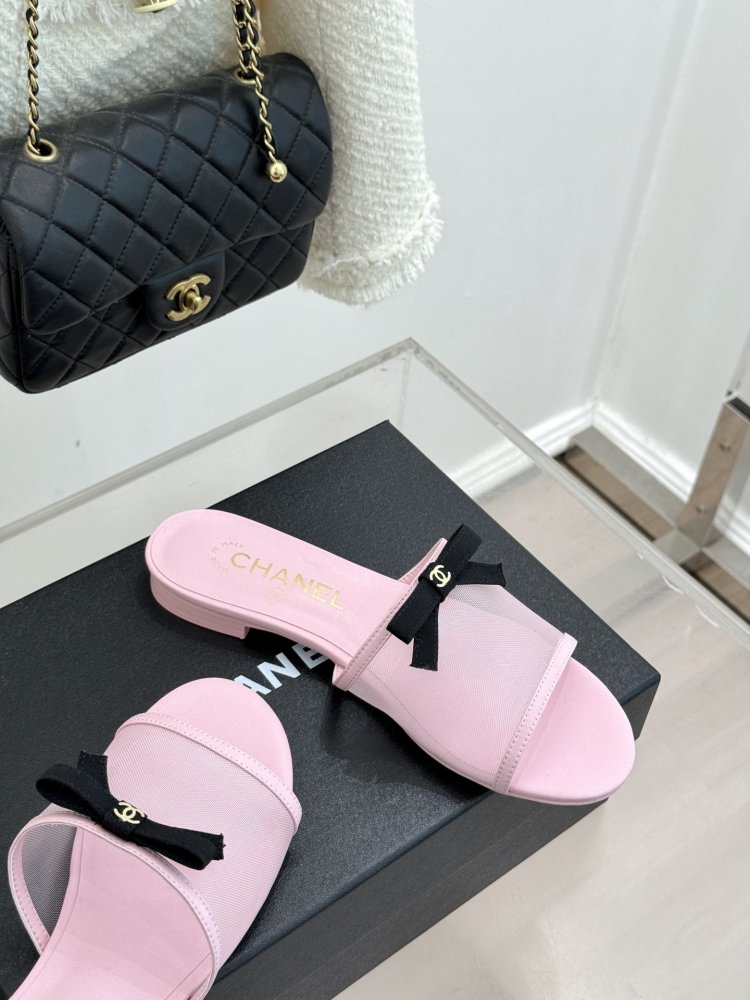 Шлепанцы женские фото 5