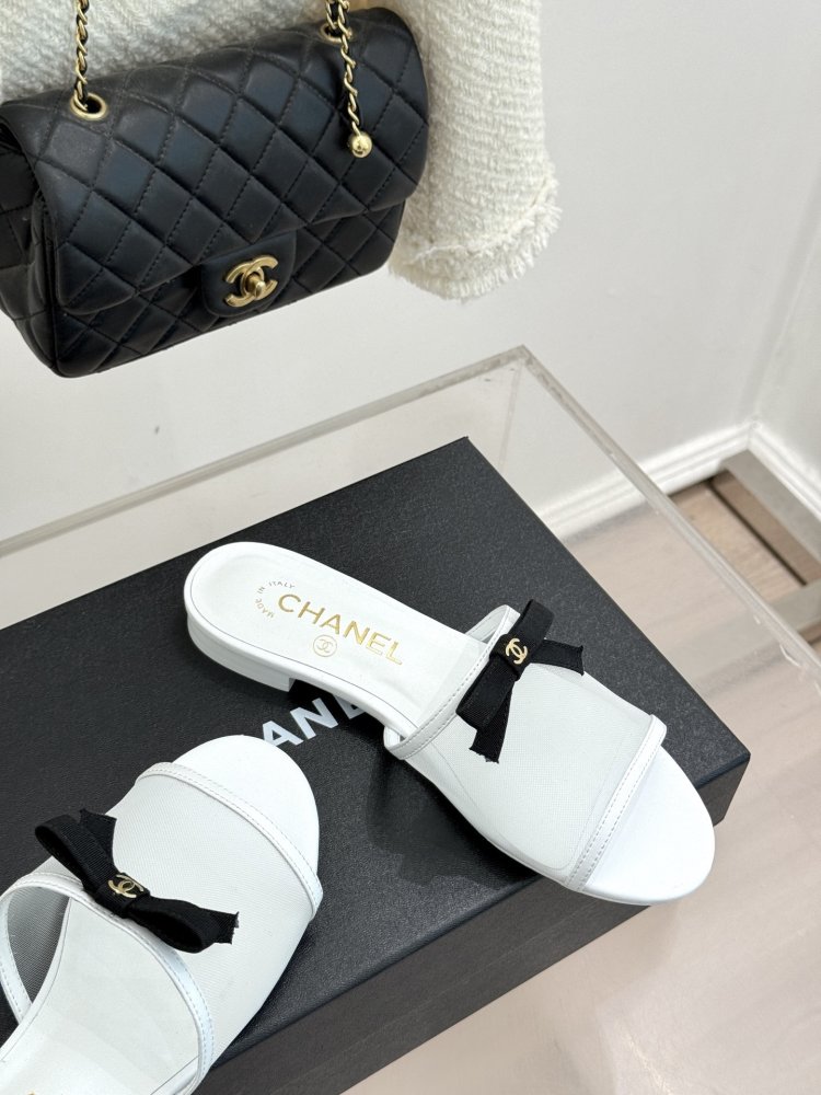 Шлепанцы женские фото 5