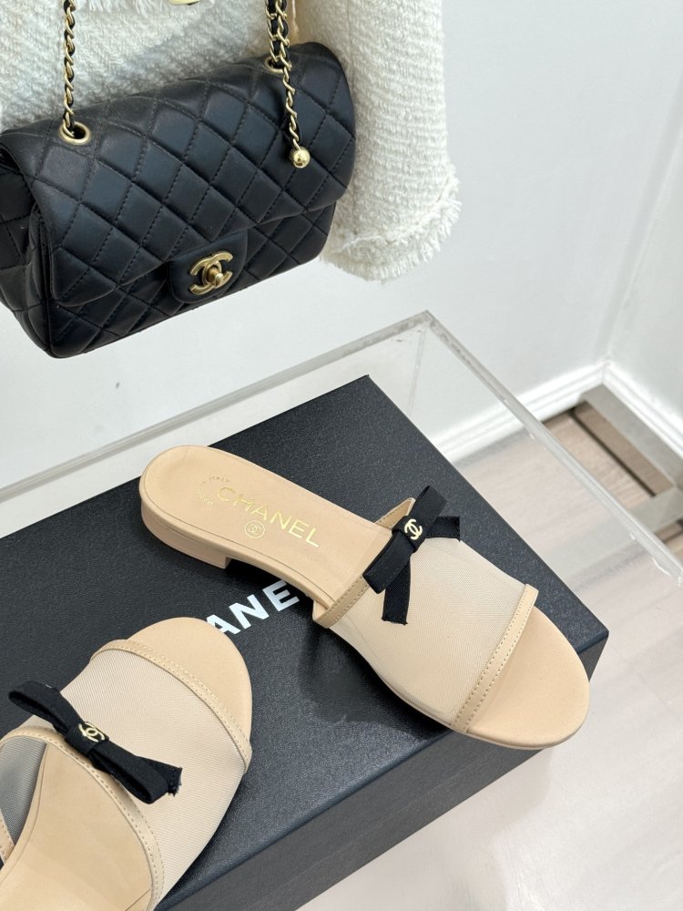 Шлепанцы женские фото 5