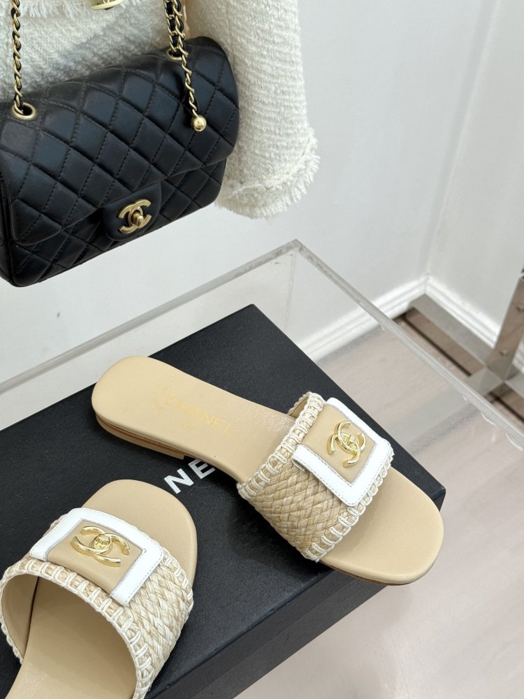 Шлепанцы женские фото 5