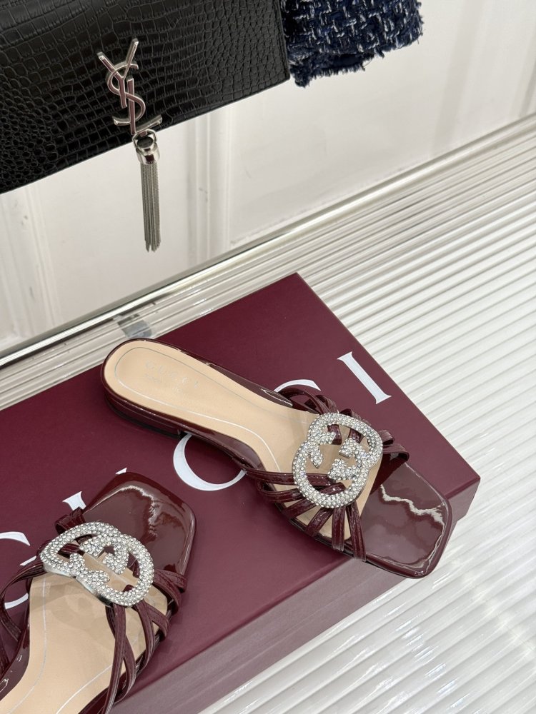 Шльопанці жіночі фото 5