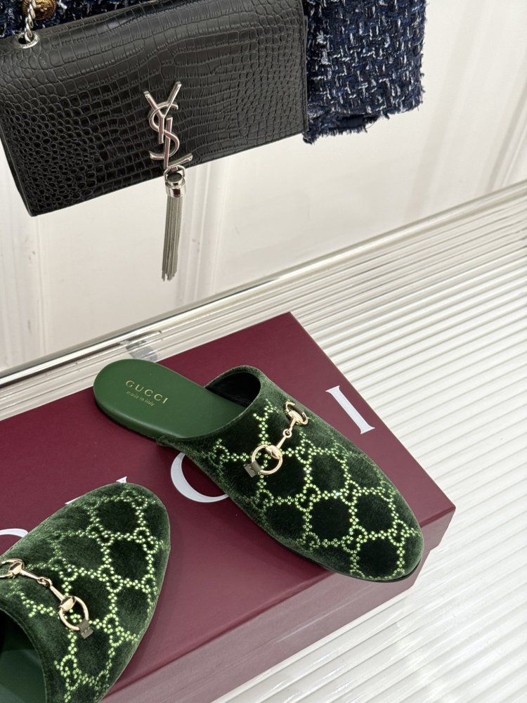 Шльопанці жіночі фото 5