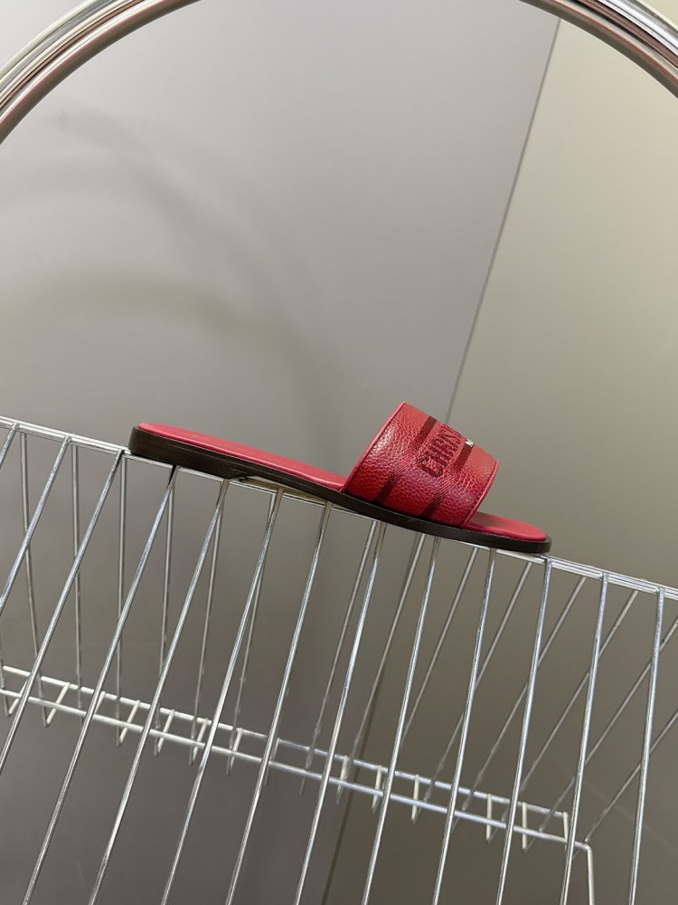 Шльопанці жіночі фото 5