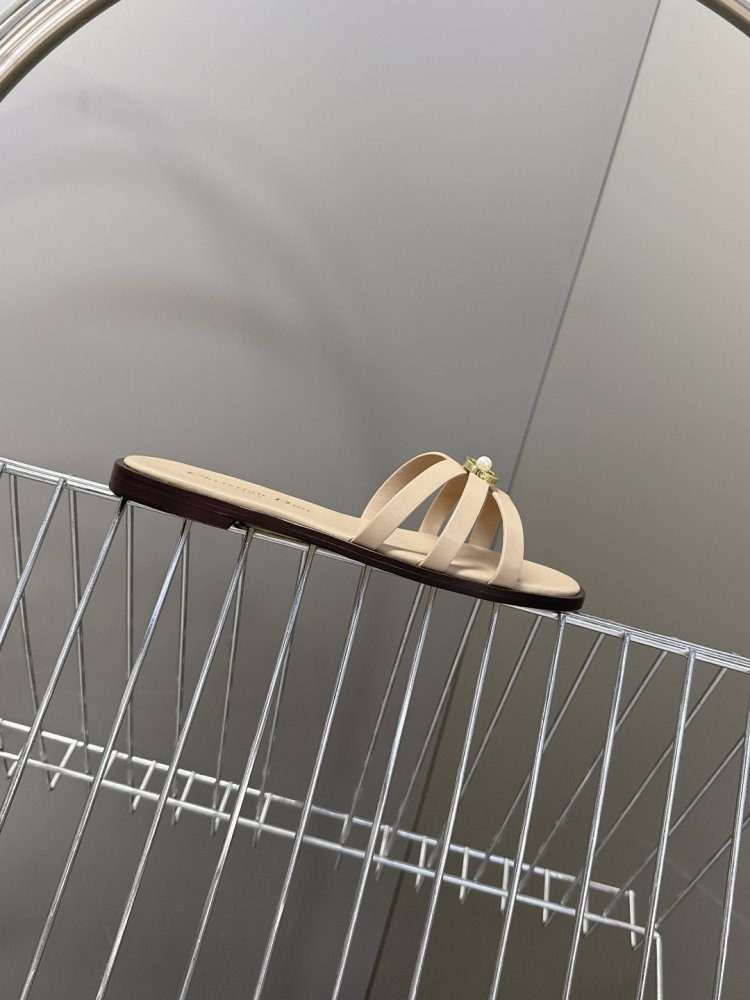 Шльопанці жіночі фото 5