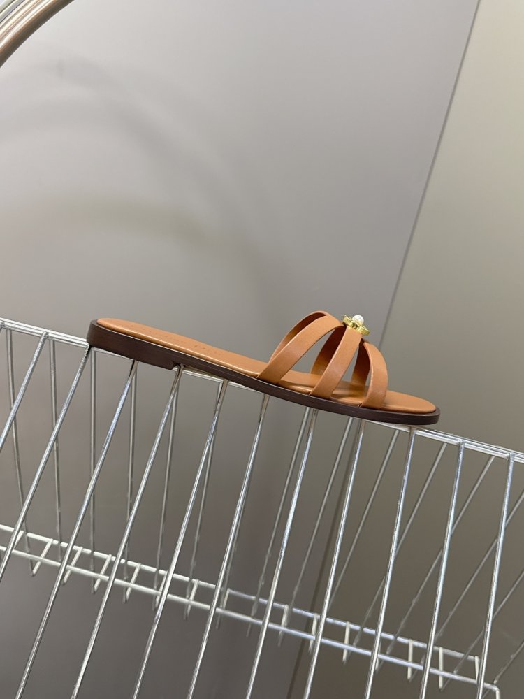 Шльопанці жіночі фото 5