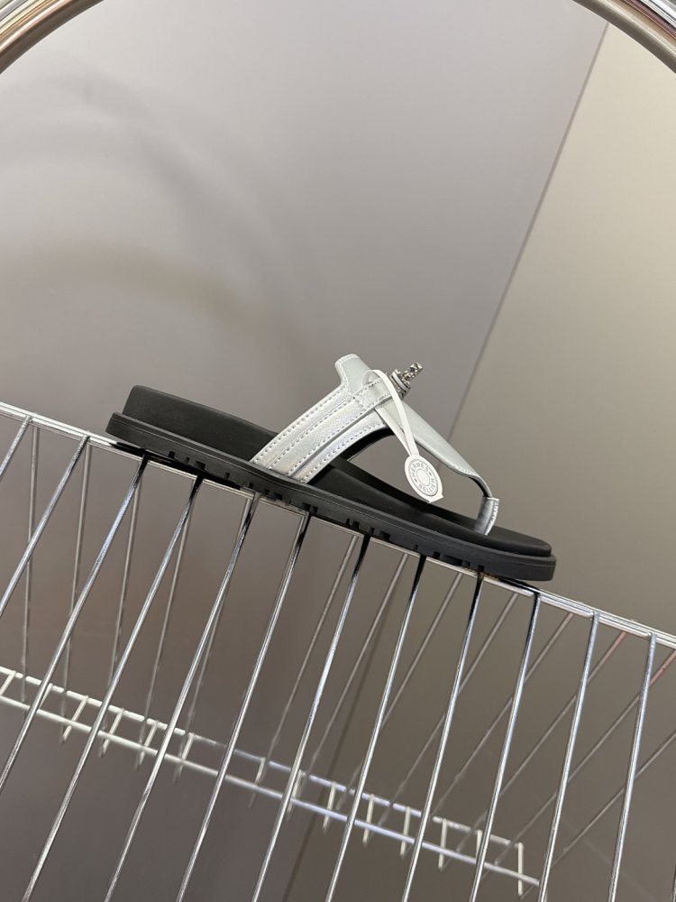 Шлепанцы женские фото 5