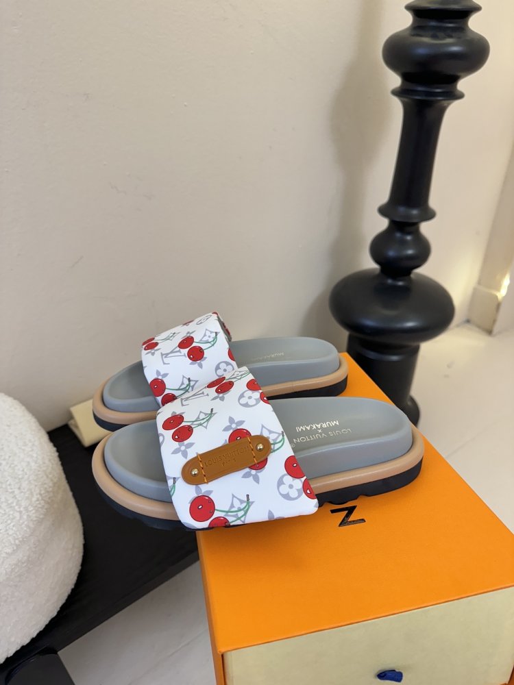 Шлепанцы женские фото 5