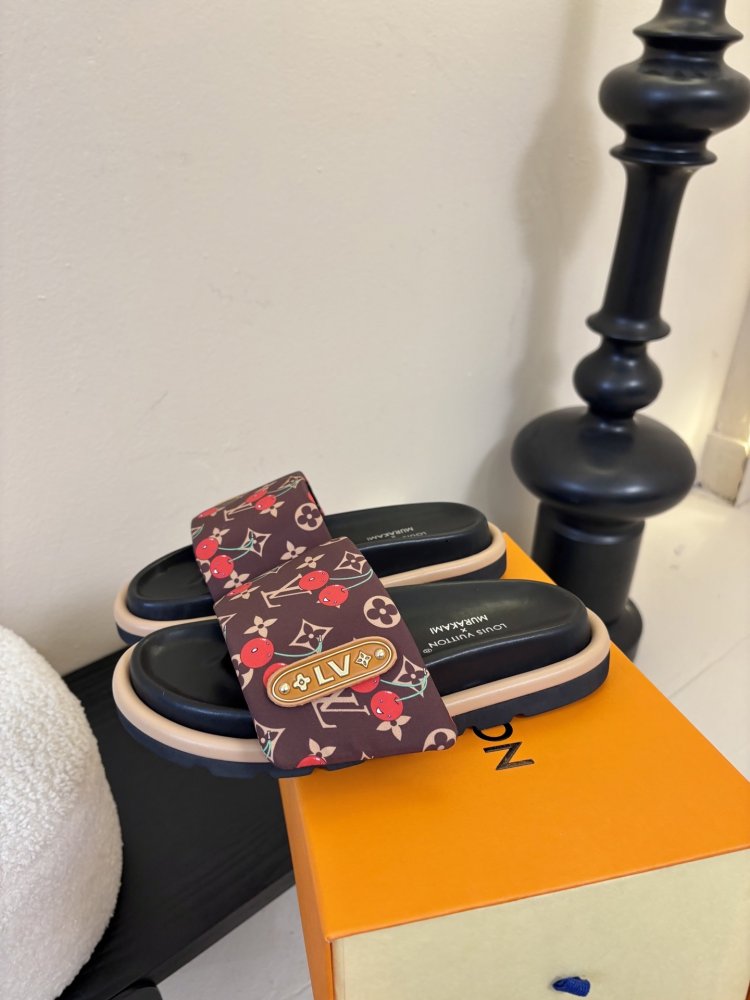 Шлепанцы женские фото 5