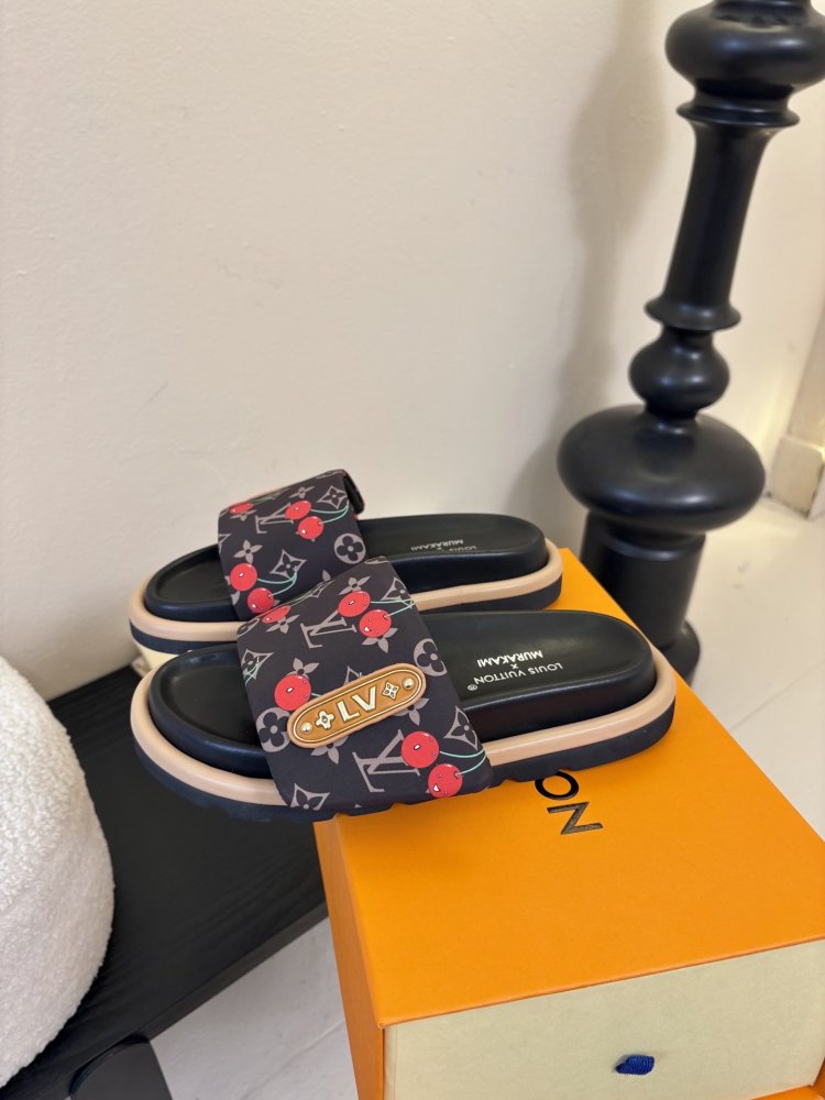 Шлепанцы женские фото 5