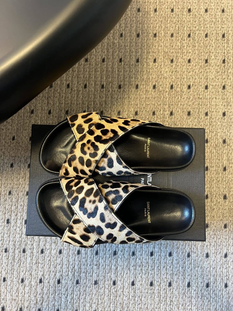 Шлепанцы женские фото 5