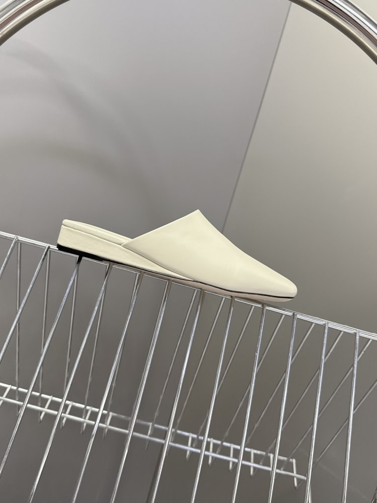 Шлепанцы женские фото 5