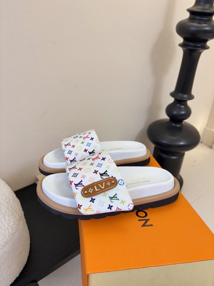 Шлепанцы женские фото 5