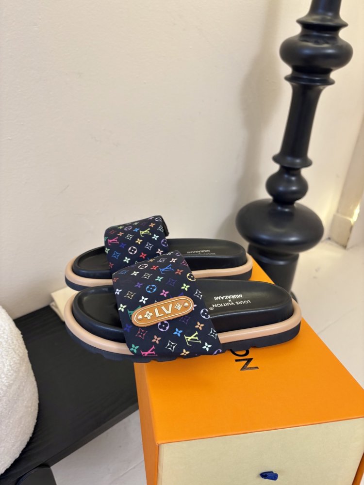 Шлепанцы женские фото 5