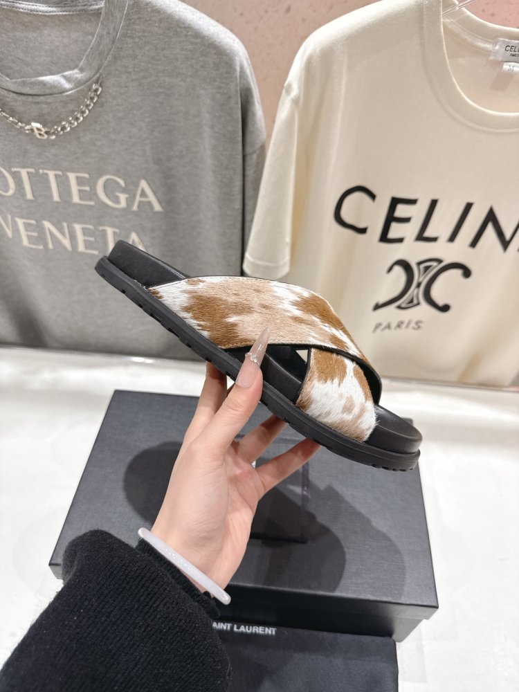 Шлепанцы женские фото 5