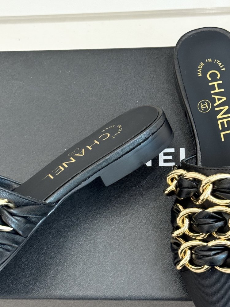 Шльопанці жіночі фото 6