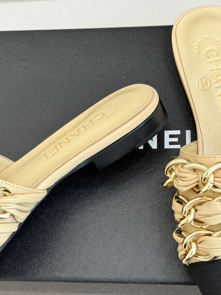 Шльопанці жіночі фото 6