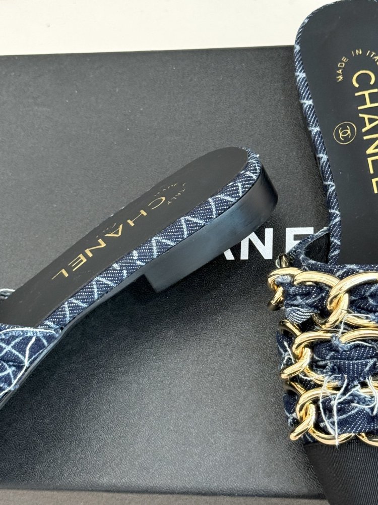 Шльопанці жіночі фото 6