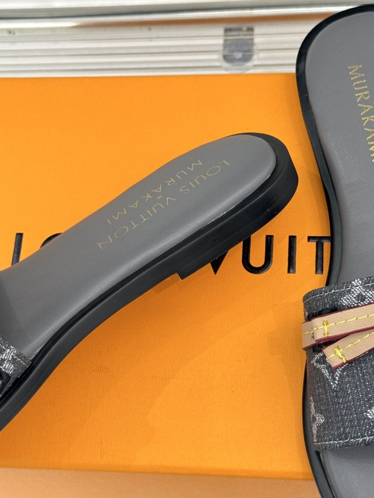 Шльопанці жіночі фото 6