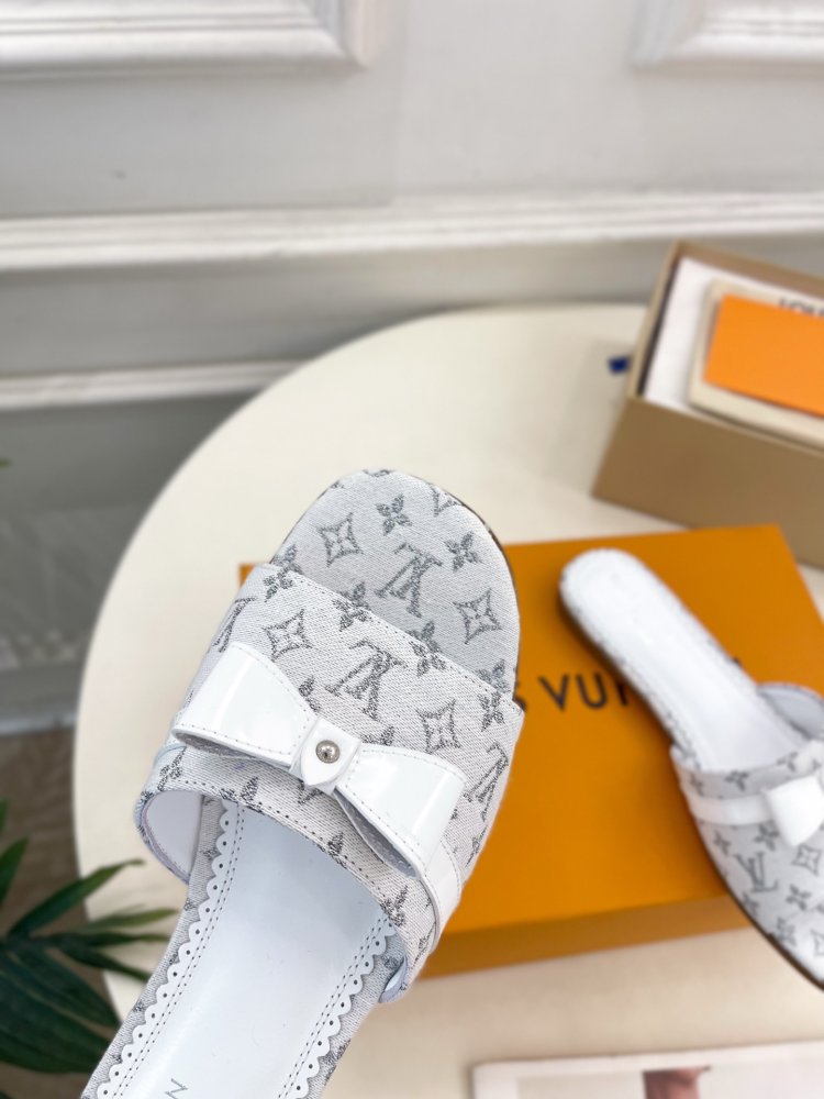 Шлепанцы женские фото 6