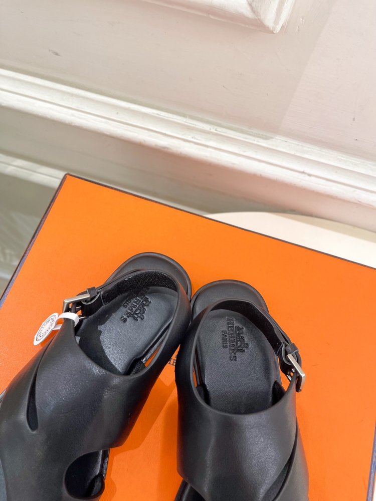 Шльопанці жіночі фото 6