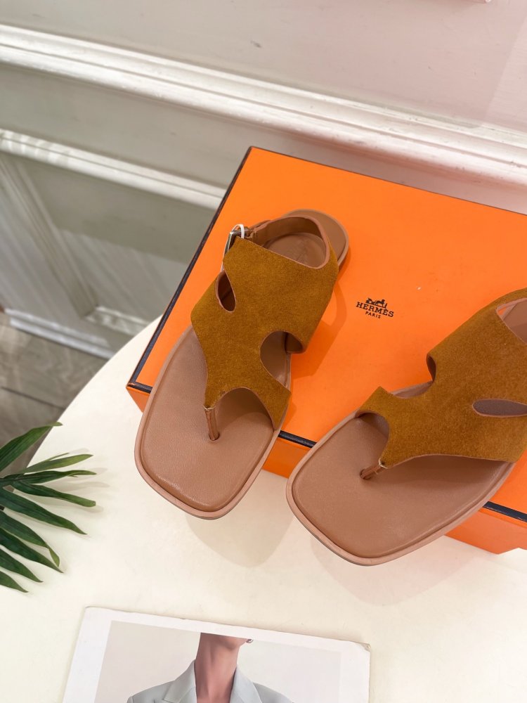 Шльопанці жіночі фото 6