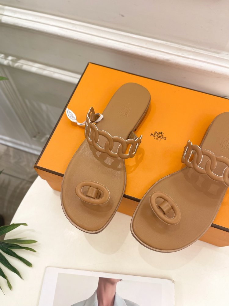 Шльопанці жіночі фото 6